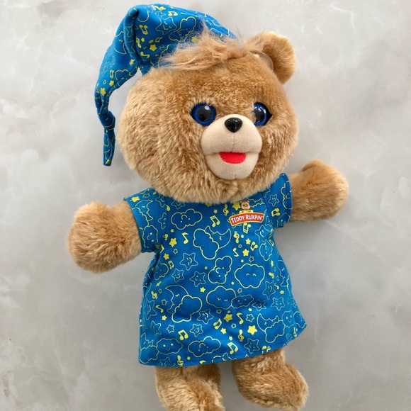 Teddy Ruxpin Hug n Sing Lullaby Bedtime Pajamas Talking Singing Plush Bear 2018 - Picture 5 of 5
